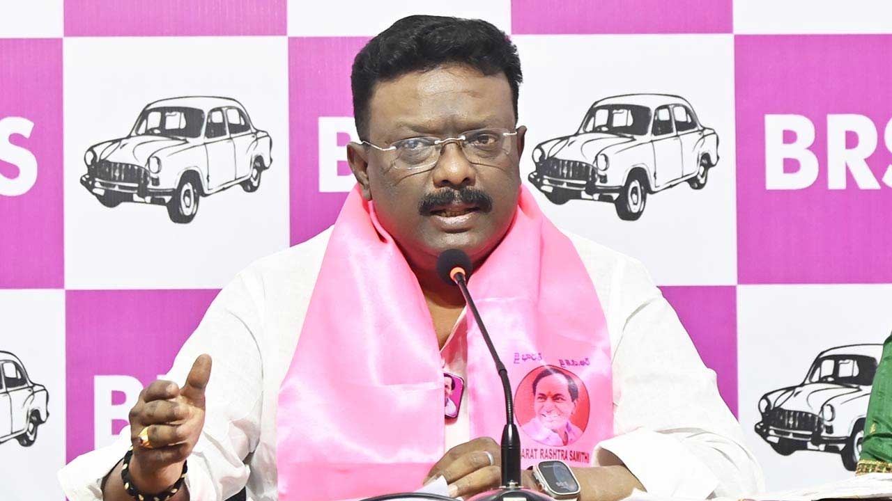 MLC Dasoju Sravan | రేవంత్ సీఎం అయ్యాక మెట్రో ప్రాజెక్టు విధ్వంసం : ఎమ్మెల్సీ దాసోజు
