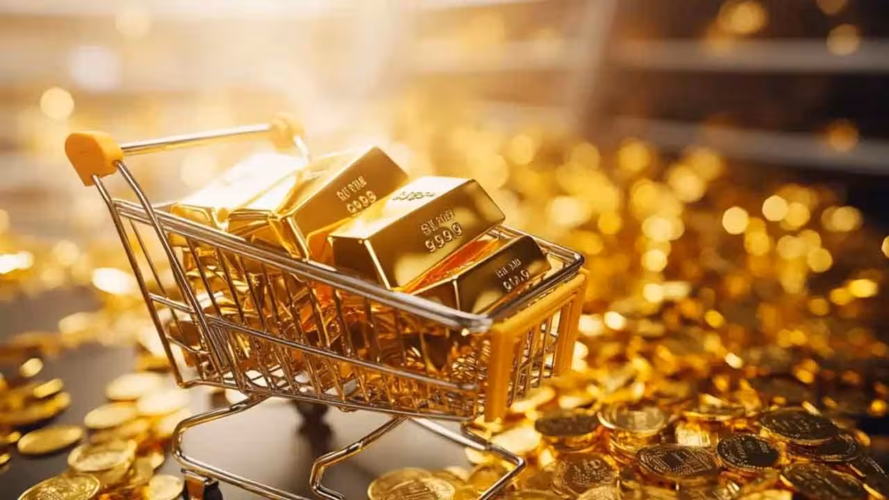 Gold And Silver Rates Today | స్వల్పంగా పెరిగిన బంగారం ధరలు.. యుద్ధం ఎఫెక్ట్ మొదలైందా..?