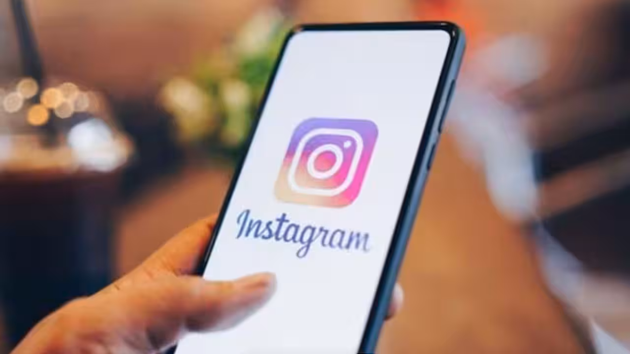 Instagram Romance | అతనికి 17.. ఆమెకు 21.. ఇన్స్టాలో పరిచయమయ్యారు.. ఇంట్లో చెప్పకుండా..