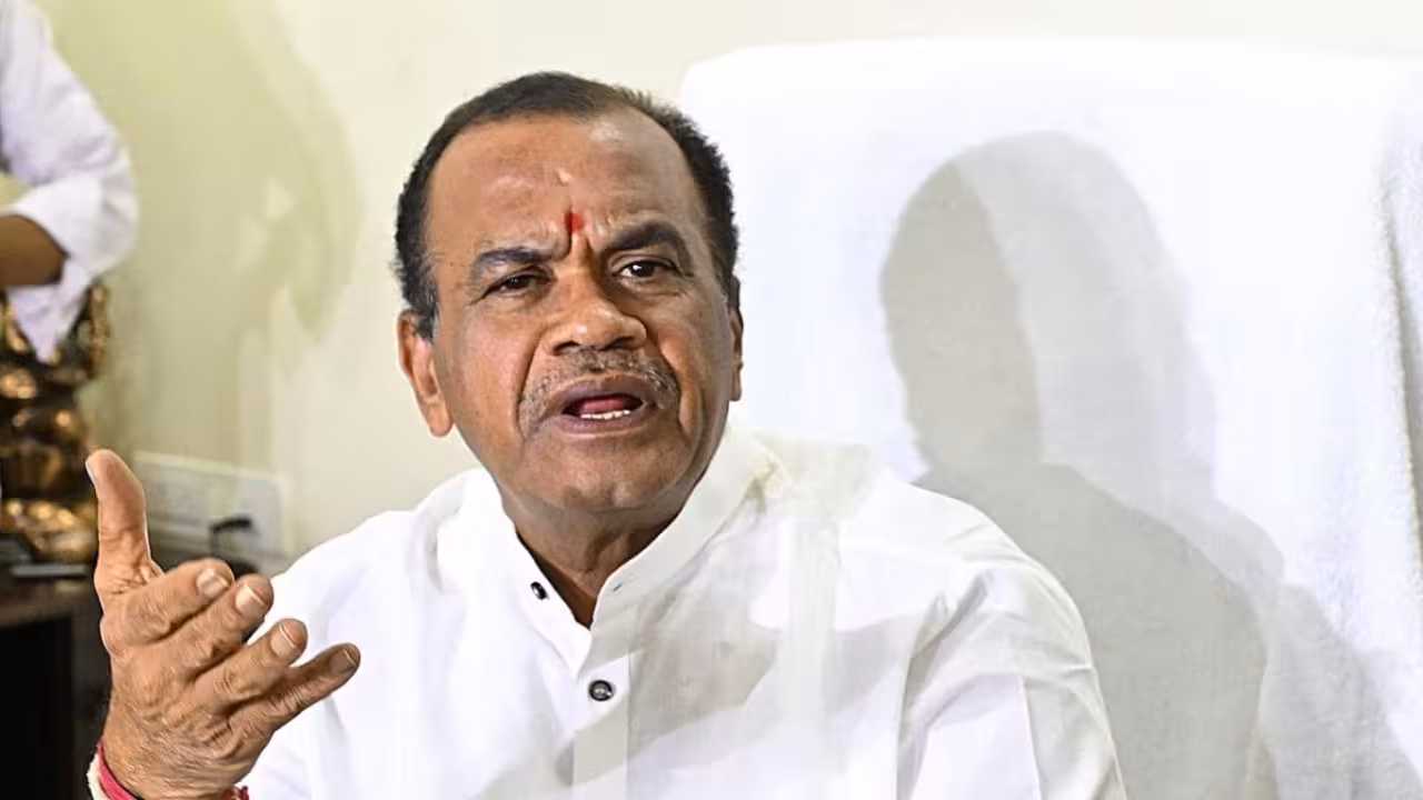 Komatireddy Venkat Reddy | ధాన్యం నిల్వల్లో రూ.11 వేల కోట్ల కుంభకోణం: మంత్రి కోమటిరెడ్డి
