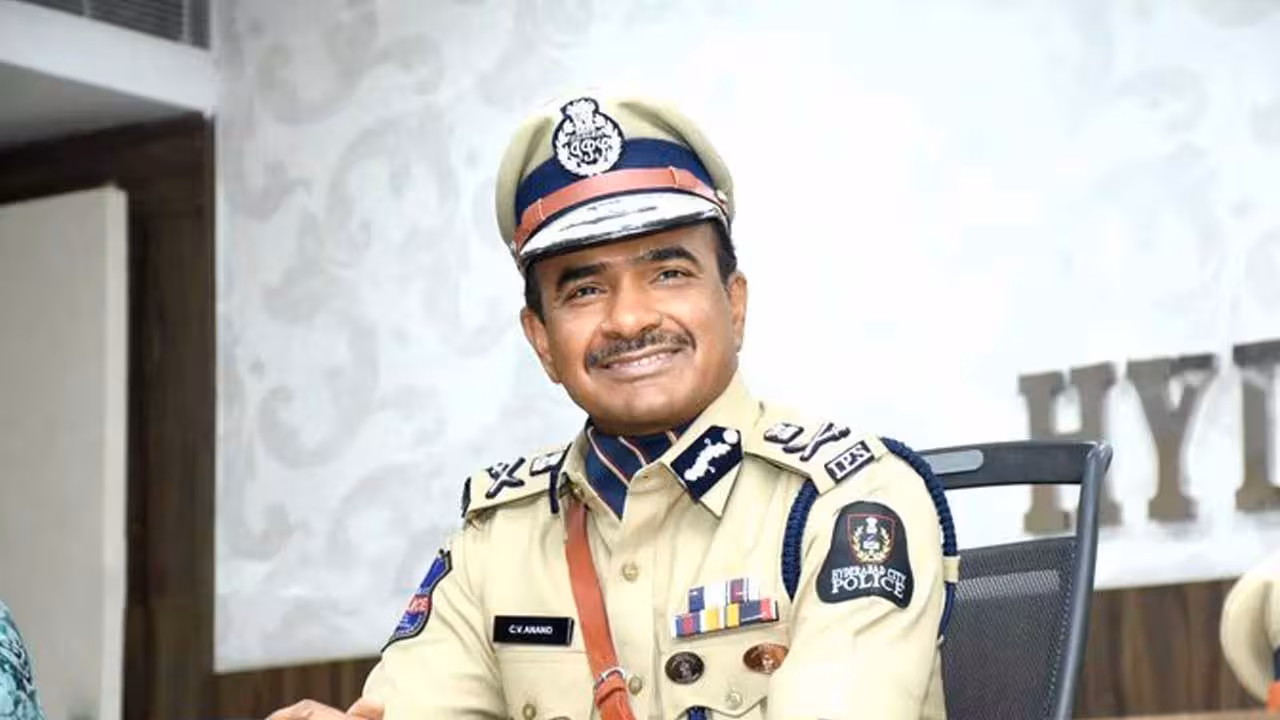 CV Anand | ఆ అధికారిని సస్పెండ్ చేయండి.. సైబరాబాద్ సీపీకి డీజీపీ ఆదేశం..