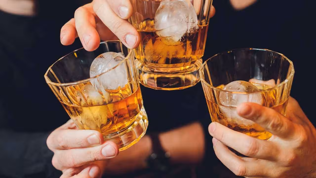 Liquor Sales In Telangana | తెలంగాణ ఎక్సైజ్ శాఖకు రికార్డు స్థాయిలో ఆదాయం.. భారీగా పెరిగిన మద్యం విక్రయాలు..