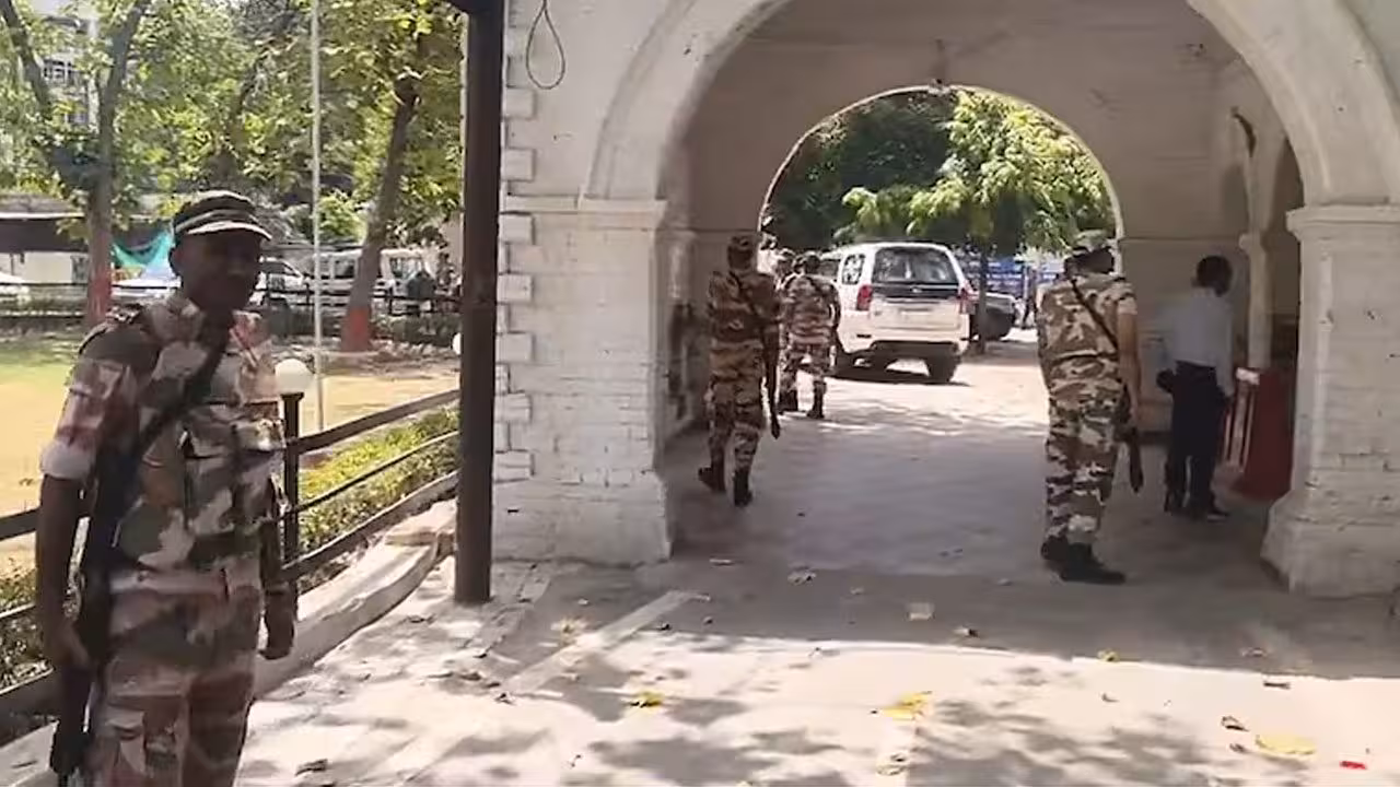 ITBP | కాన్పూర్ పోలీస్ కమిషనరేట్ను చుట్టుముట్టిన ఐటీబీపీ కమాండోలు