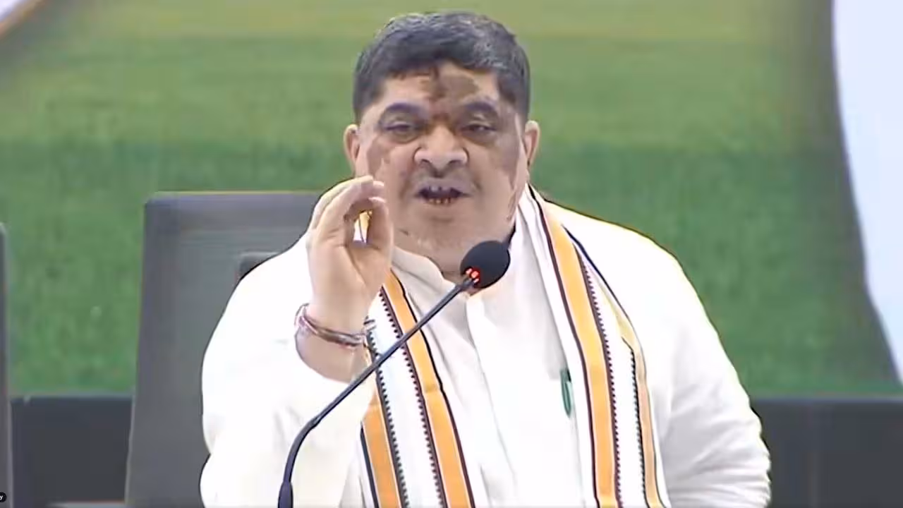 Ponnam Prabhakar | మీనాక్షి నటరాజన్ నామినేషన్ను తిరస్కరించడం రాజ్యాంగ విరుద్ధం: మంత్రి పొన్నం