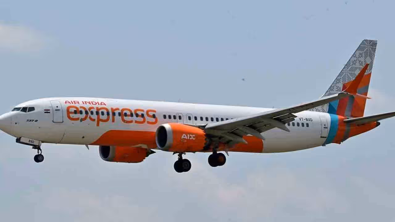 AI Express flight | విమానం గాల్లో ఉండగా ఇంజిన్లో సమస్య.. టేకాఫ్ అయిన రెండు గంటల్లోనే వెనక్కి మళ్లింపు