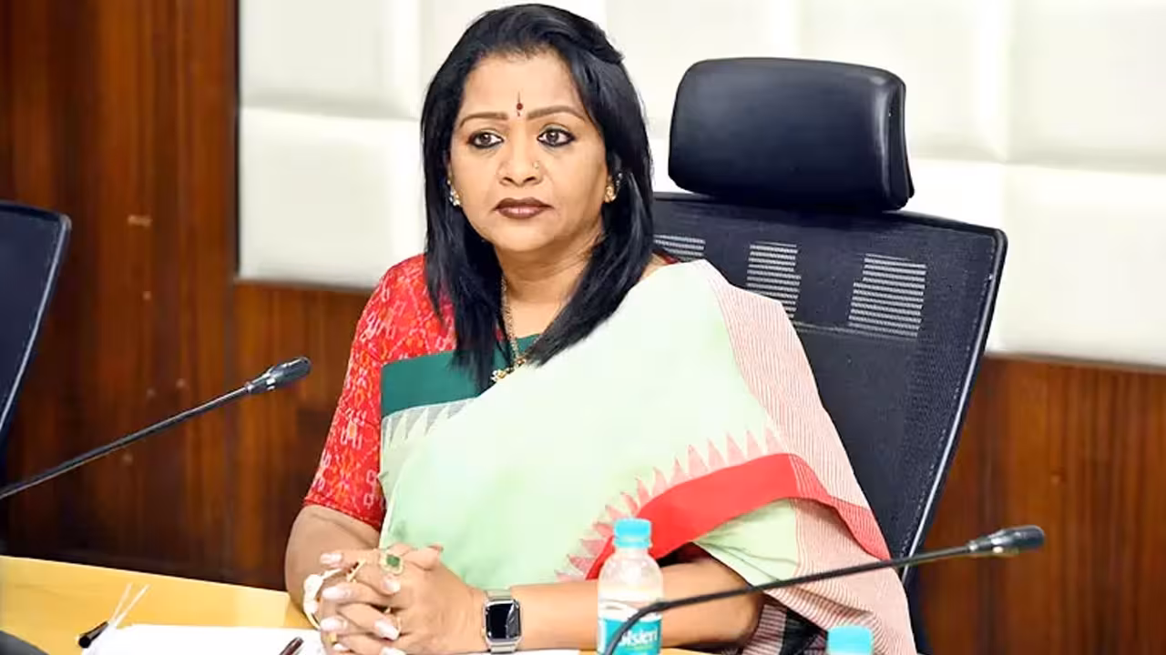 Gadwal Vijayalakshmi | జీహెచ్ఎంసీ మాజీ మేయర్ సోదరి అదృశ్యం..