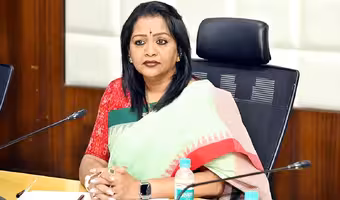 Gadwal Vijayalakshmi | జీహెచ్ఎంసీ మాజీ మేయర్ సోదరి అదృశ్యం..