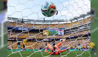 Ecuador | 20 ఏళ్ల తర్వాత తొలిసారి ప్రపంచకప్ నాకౌట్‌కు.. నేషనల్‌ హాలీడే ప్రకటించిన అధ్యక్షుడు డేనియల్‌ నొబోవా