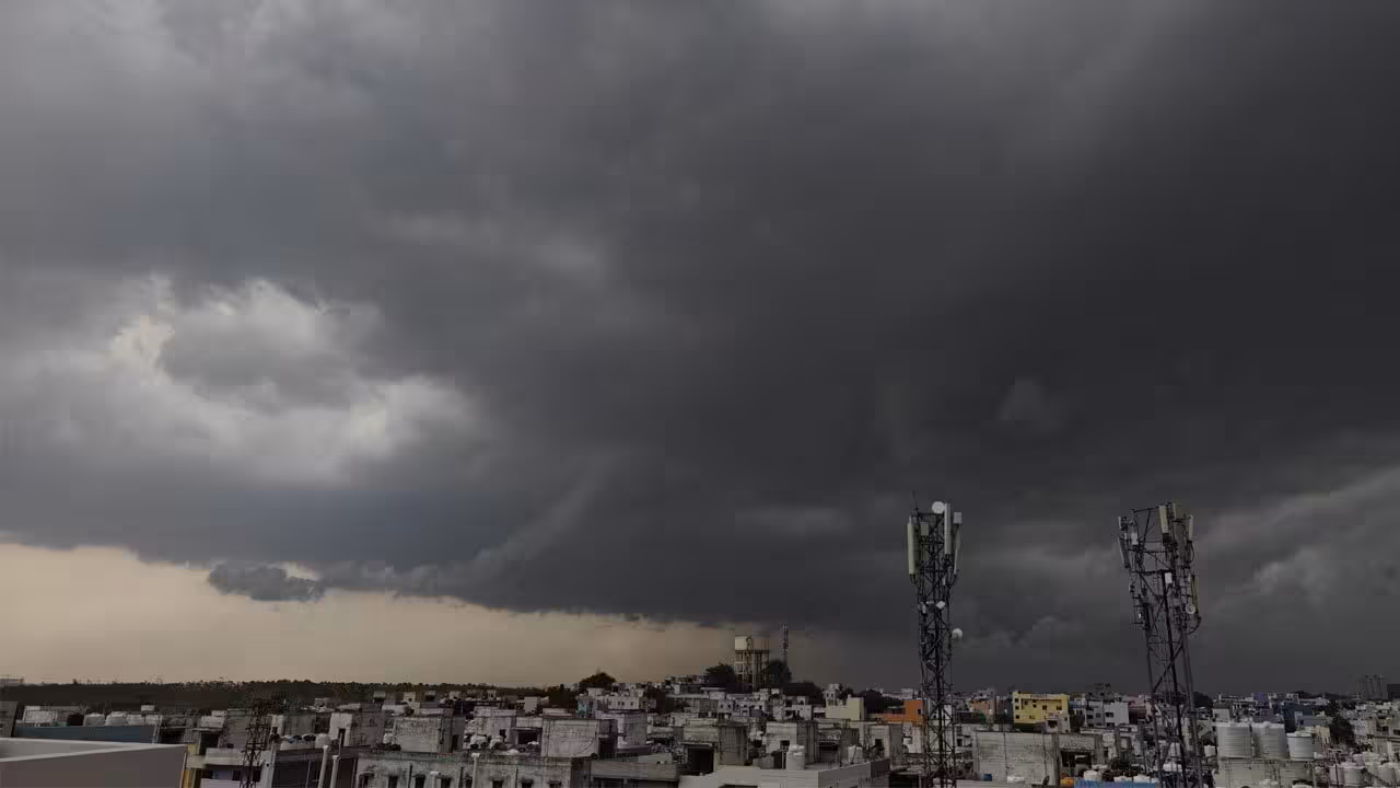Heavy Rain | రానున్న మూడు రోజులు భారీ వర్షాలు..