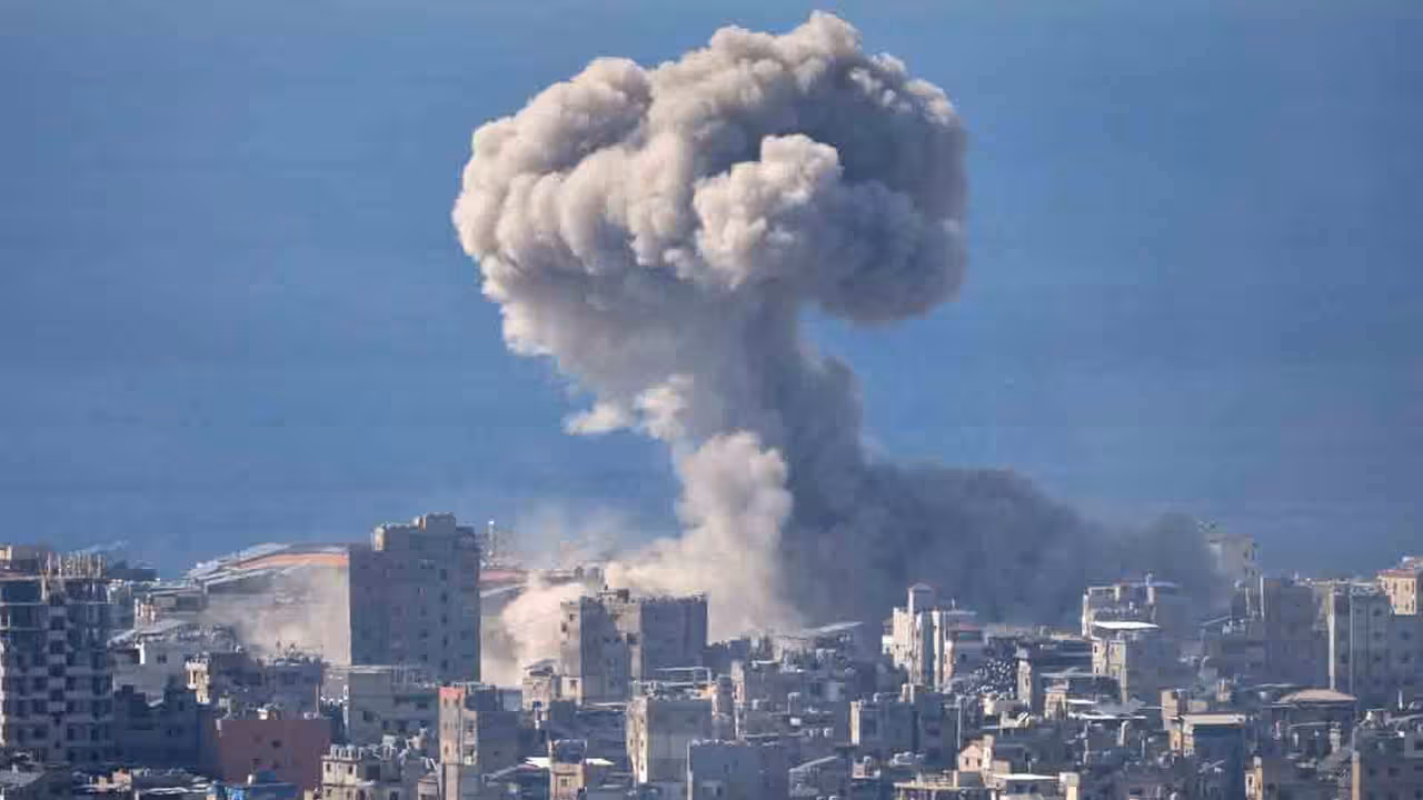 US-Iran War | పశ్చిమాసియాలో యుద్ధం తీవ్రరూపం.. ఇరాన్పై అమెరికా భీకర దాడులు