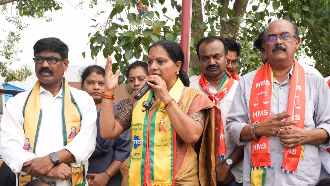 Kavitha | కార్మికుల సమస్యల పరిష్కారంలో INTUC, ఏఐటీయూసీ పూర్తిగా విఫలం: కవిత