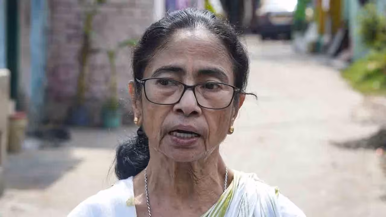 Mamata Banerjee | సువేందు చేతిలో ఓటమి.. భవానీపూర్ ఫలితాలపై హైకోర్టును ఆశ్రయించిన మమతా బెనర్జీ
