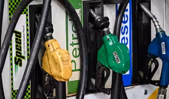 Petrol Pumps | వాహ‌న‌దారుల‌కు అల‌ర్ట్‌.. పెట్రోల్‌, డీజిల్ విక్ర‌యాల‌పై కేంద్రం ఆంక్ష‌లు
