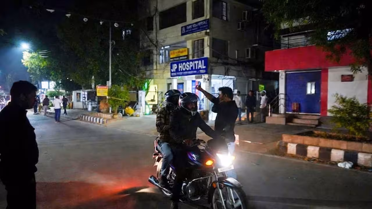 Mobile snatching | విషాదంగా ముగిసిన దొంగతనం.. ఫోన్ కొట్టేసి పారిపోతుండగా గుండెపోటు..