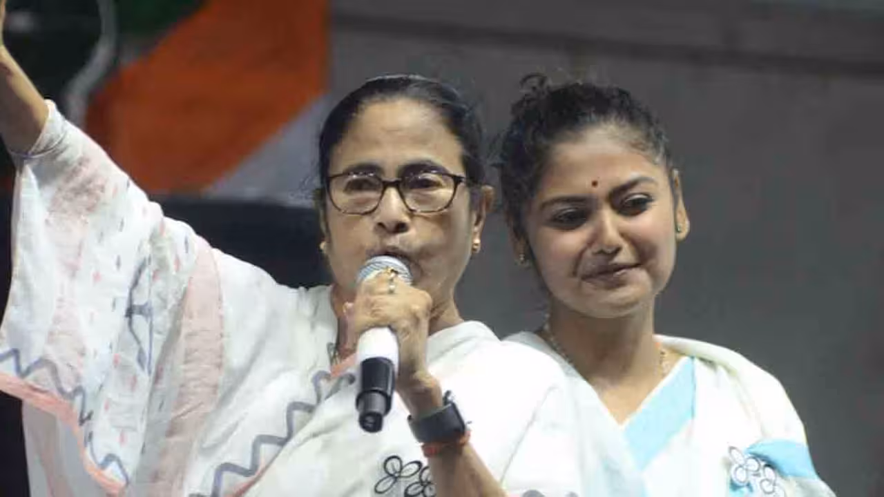 Saayoni Ghosh | దీదీని ప్రధానిగా చూడాలనుకుంది.. కట్చేస్తే ఆ పార్టీలో భవిష్యత్తే లేదంటూ రెబల్ గ్రూప్లో చేరిన ఎంపీ