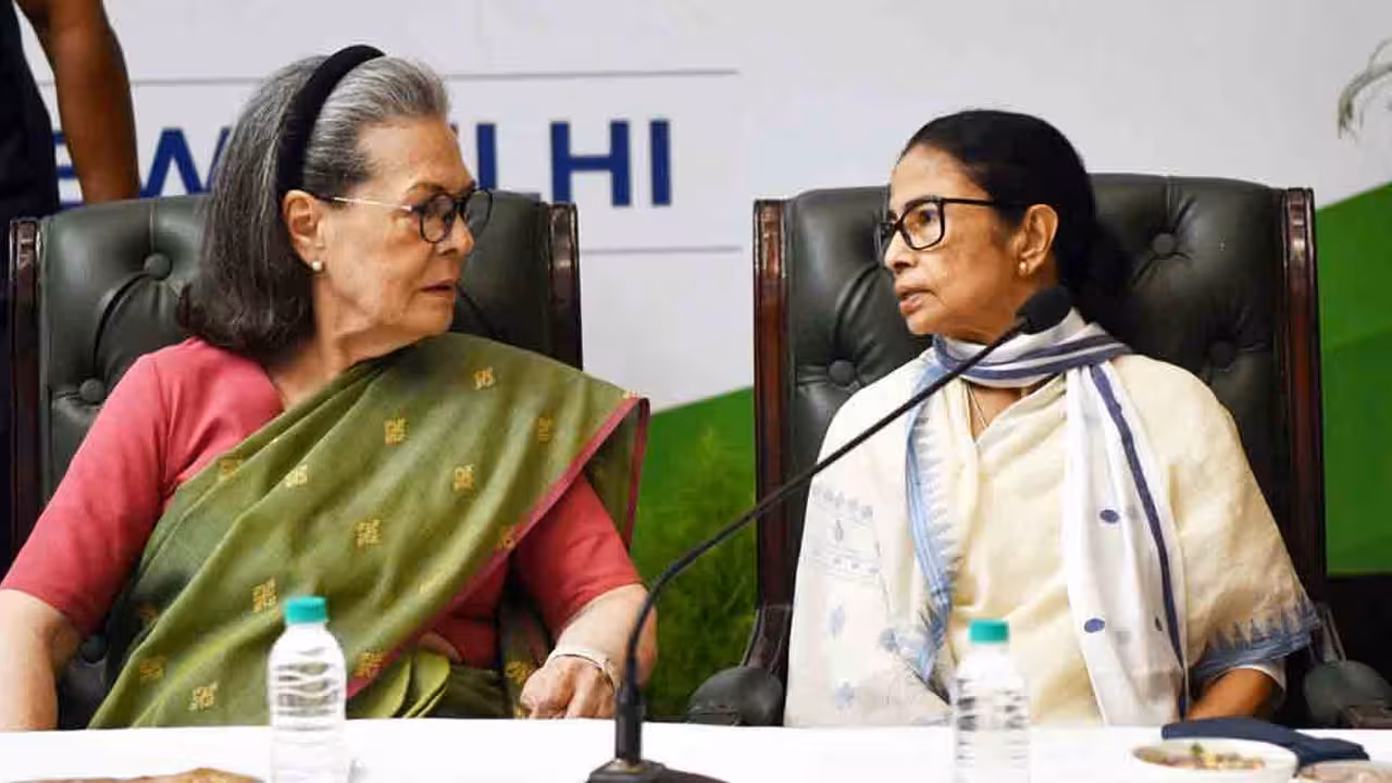 TMC-Congress | కాంగ్రెస్లో టీఎంసీ విలీనం..? మమతా బెనర్జీకి కీలక ప్రతిపాదన చేసిన సోనియా గాంధీ