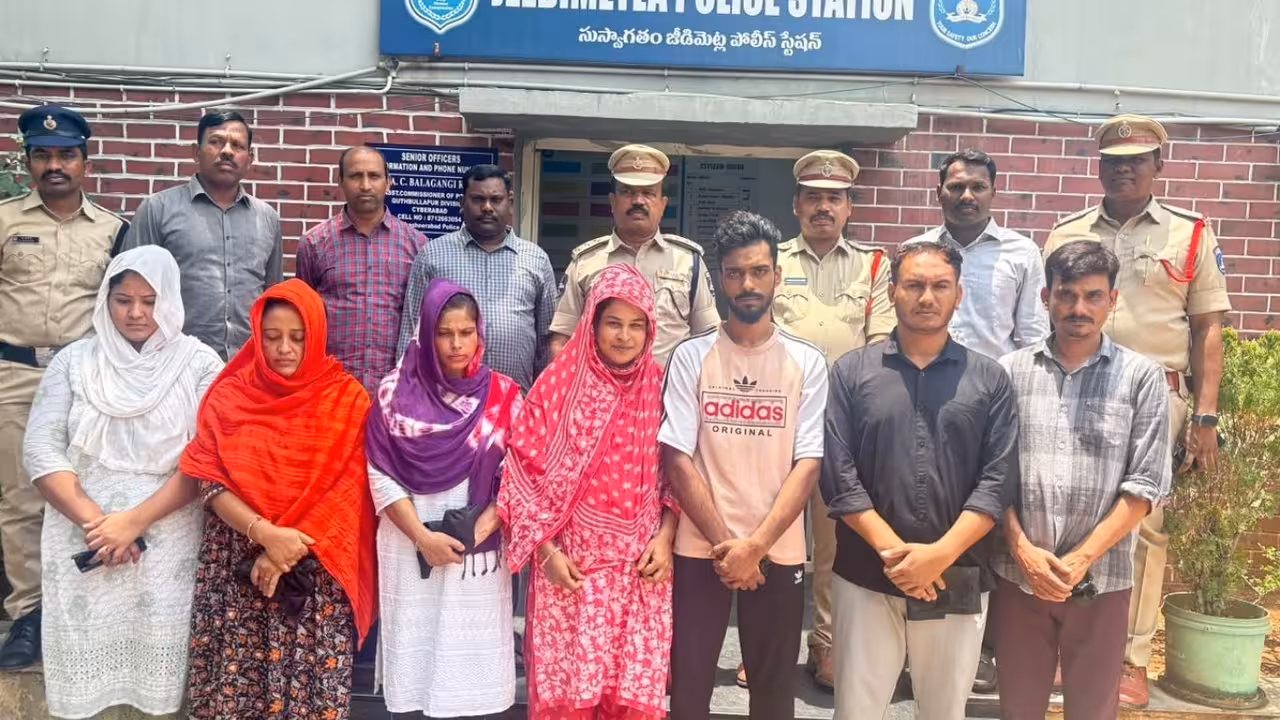 Bangladeshi Nationals Arrested | హైదరాబాద్లో అక్రమ నివాసం.. బంగ్లాదేశీయుల అరెస్ట్