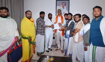 Harish Rao | దేవాల‌యాల్లో స్థానిక వేద పండితుల‌నే నియ‌మించాలి