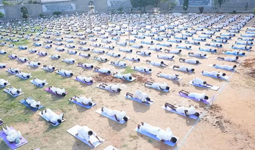 Yoga | యోగా వేడుకల్లో 4 వేల మందికిపైగా ఖైదీలు..