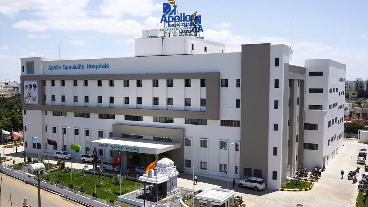 Apollo Hospitals FEMA Violation | అపోలో హాస్పిటల్స్పై ‘ఫెమా’ కొరడా.. రూ. 2400 కోట్ల నిబంధనల ఉల్లంఘన, డైరెక్టర్లకు భారీ జరిమానా!