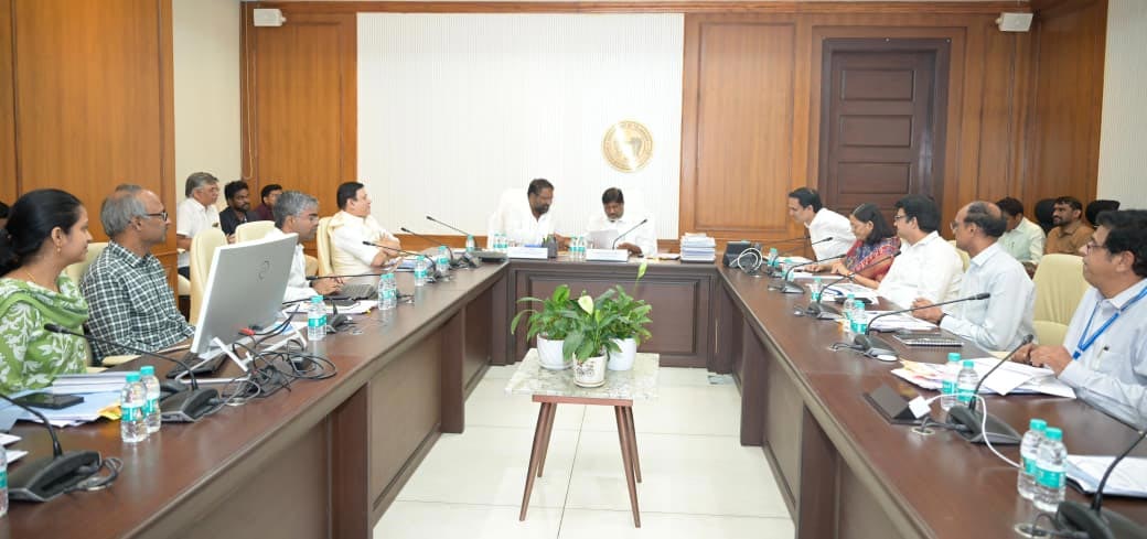 Telangana Govt to Supply Vijaya Milk to 27 Lakh Students Assures Dairy Farmers