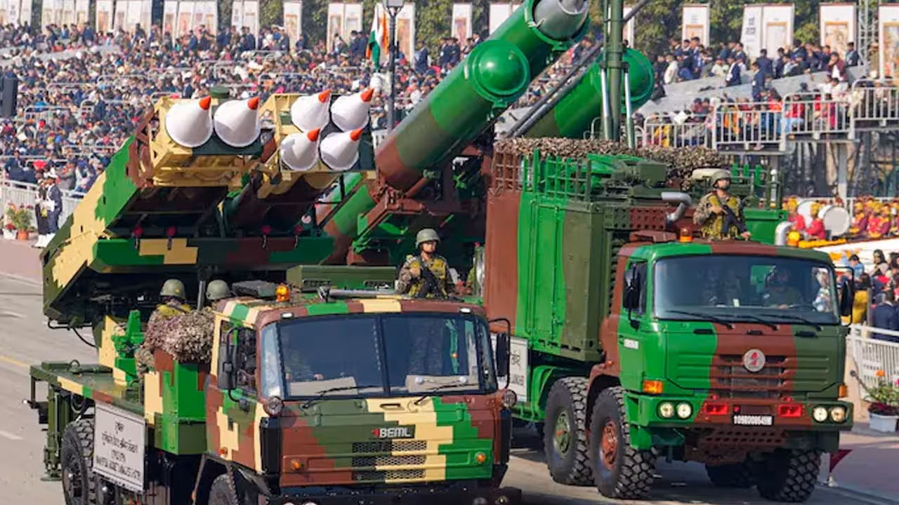 India UAE Defence Deal | ఇండియన్ వెపన్స్పై కన్నేసిన యూఏఈ: ‘బ్రహ్మోస్’, ‘ఆకాశ్ తీర్’ కోసం ముమ్మర చర్చలు