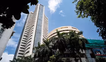 Stock Markets | ఫ్లాట్గా ట్రేడవుతున్న సూచీలు.. మార్కెట్ల పయనమెటు..?