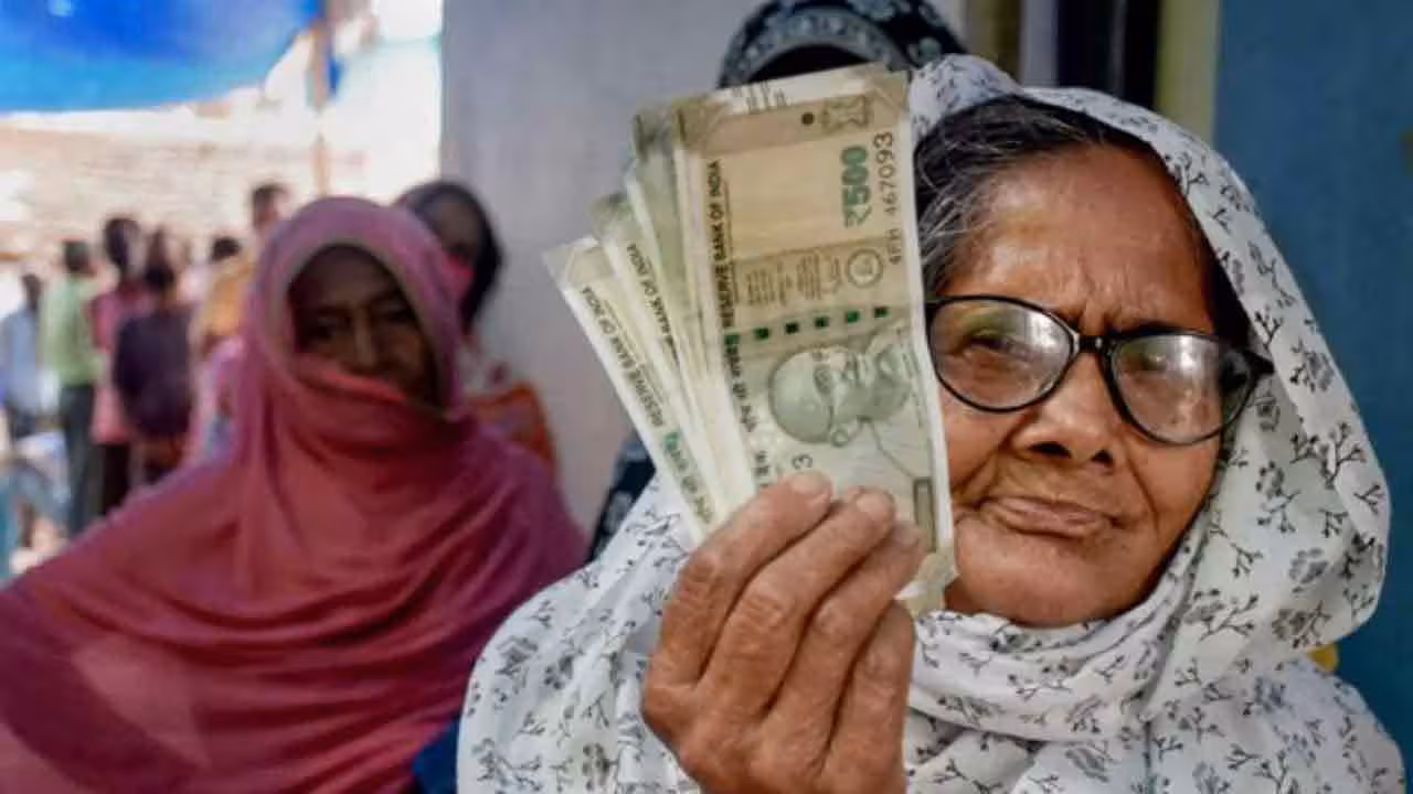 Cheyutha Pensions | చేయూత పెన్షన్ల దరఖాస్తు గడువు పొడిగింపు.. ఎప్పటి వరకు అంటే..?