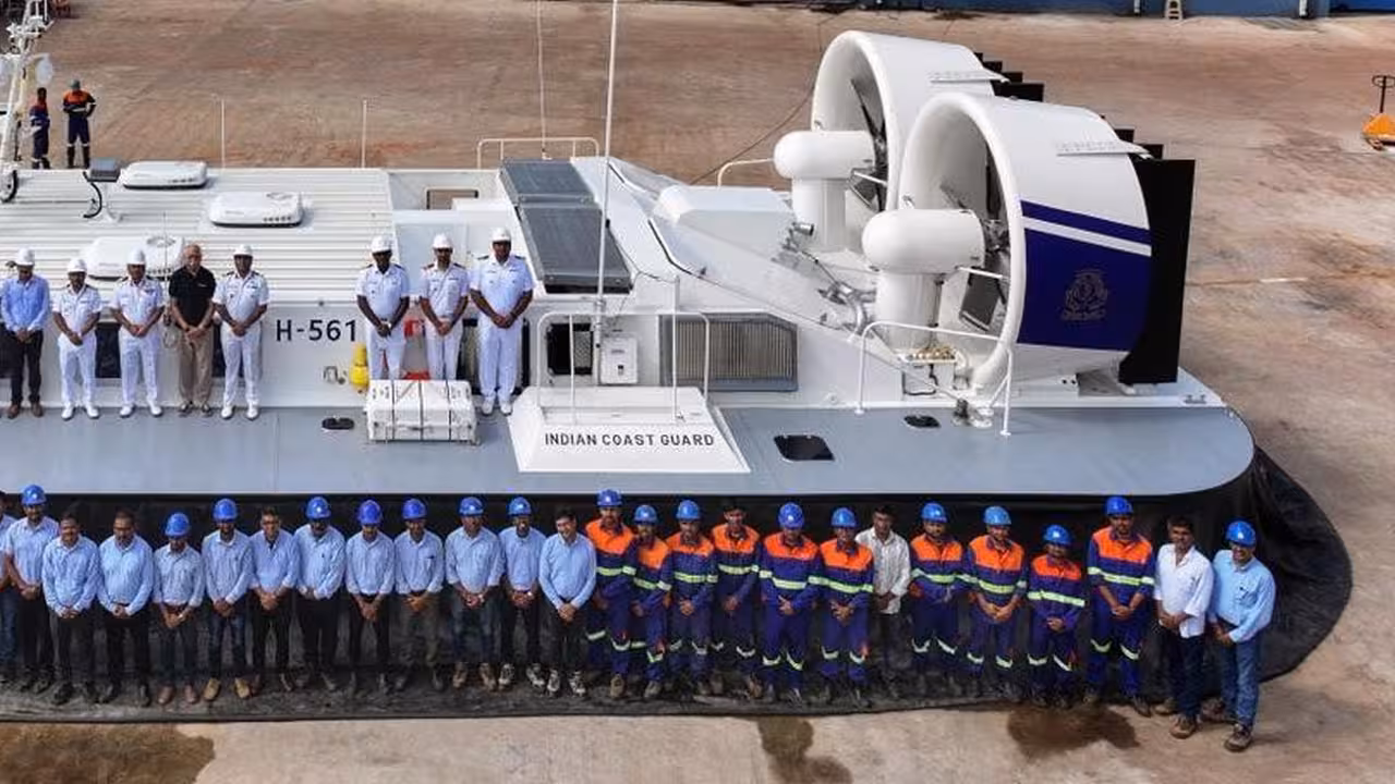 Indigenous Hovercraft India | సముద్ర జలాల్లో మరింత పటిష్టంగా ఇండియన్ కోస్ట్గార్డ్.. తొలి స్వదేశీ ‘హోవర్క్రాఫ్ట్’ ఎంట్రీ!