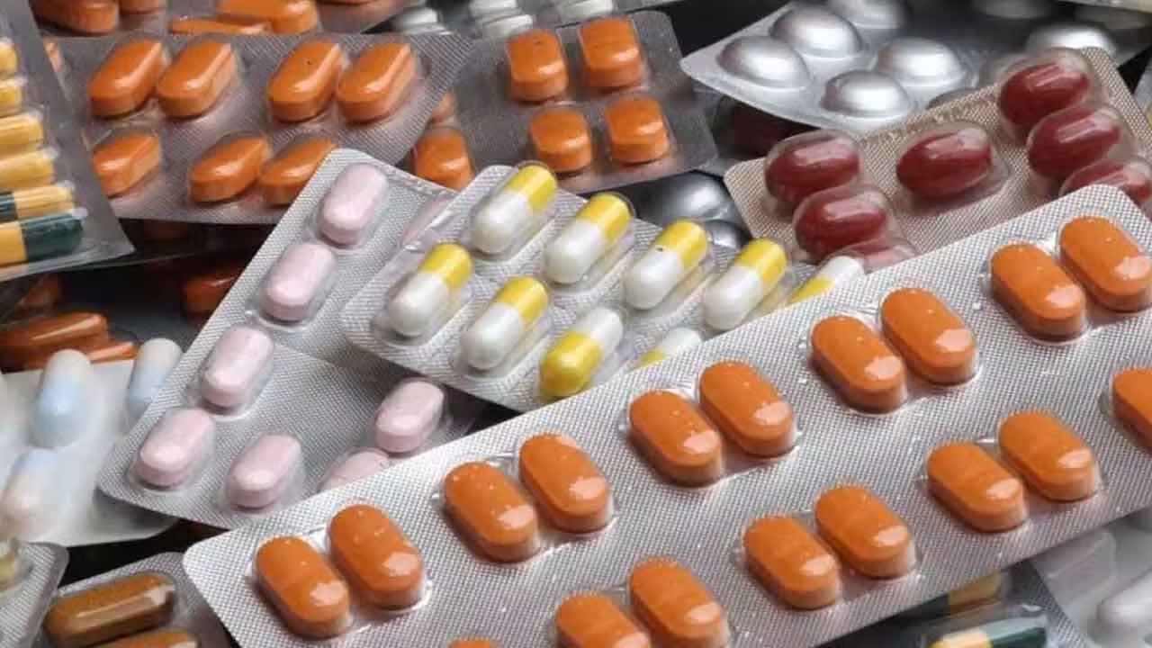 Combination Drugs | 16 కాంబినేషన్ మందులపై కేంద్రం నిషేధం.. వెంటనే అమలు..