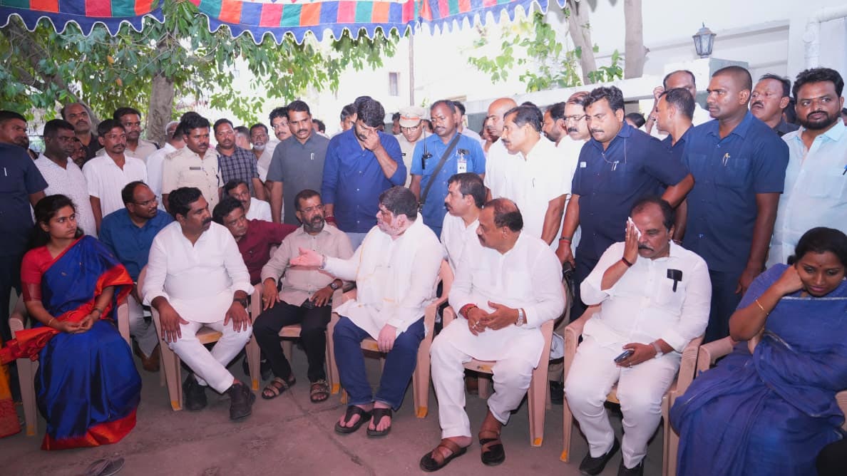 MVI Venkanna Death Minister Ponnam Prabhakar Orders High-Level Probe