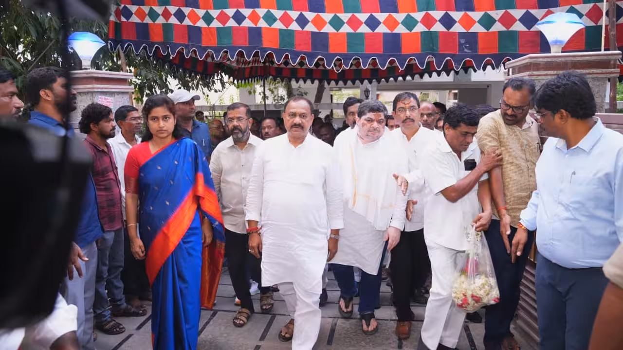 MVI Venkanna Death Minister Ponnam Prabhakar Orders High-Level Probe