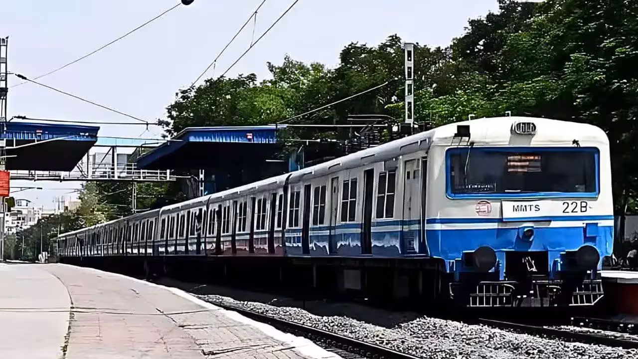MMTS | ఖైరతాబాద్ గణేశ్.. భక్తులకు అందుబాటులో ఎంఎంటీఎస్ రైళ్లు