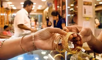 Gold And Silver Prices Today | ఈక్విటీ మార్కెట్ల ఎఫెక్ట్.. భారీగా పెరిగిన బంగారం, వెండి ధరలు..
