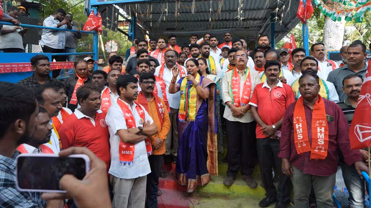 Kalvakuntla Kavitha | తల్లి కాంగ్రెస్తోనే పోరాటం చేశాం.. ఈ పిల్ల కాంగ్రెస్ ఎంత..? : కల్వకుంట్ల కవిత