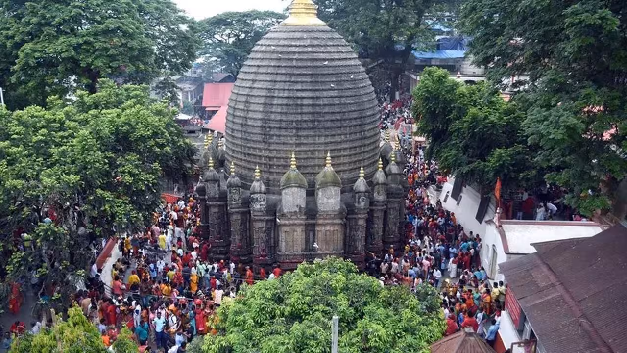 Kamakhya Ambubachi Mela 2026 | యోని ఆకారంలో అమ్మవారు.. కామాఖ్య గుడిలో ‘అంబుబాచి మేళా’ షురూ.. భక్తులకు కొత్త రూల్స్ ఇవే!