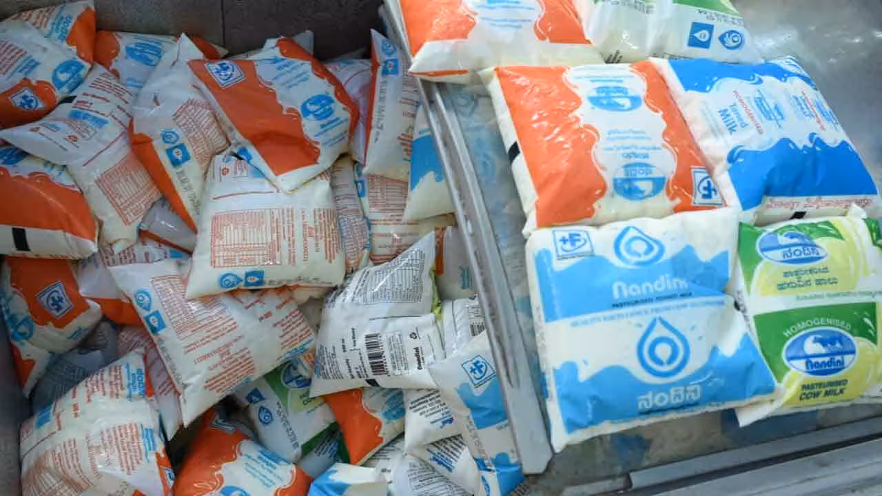 Milk Packets | పాల ప్యాకెట్లు వివిధ రంగుల్లో ఎందుకు ఉంటాయో తెలుసా..?