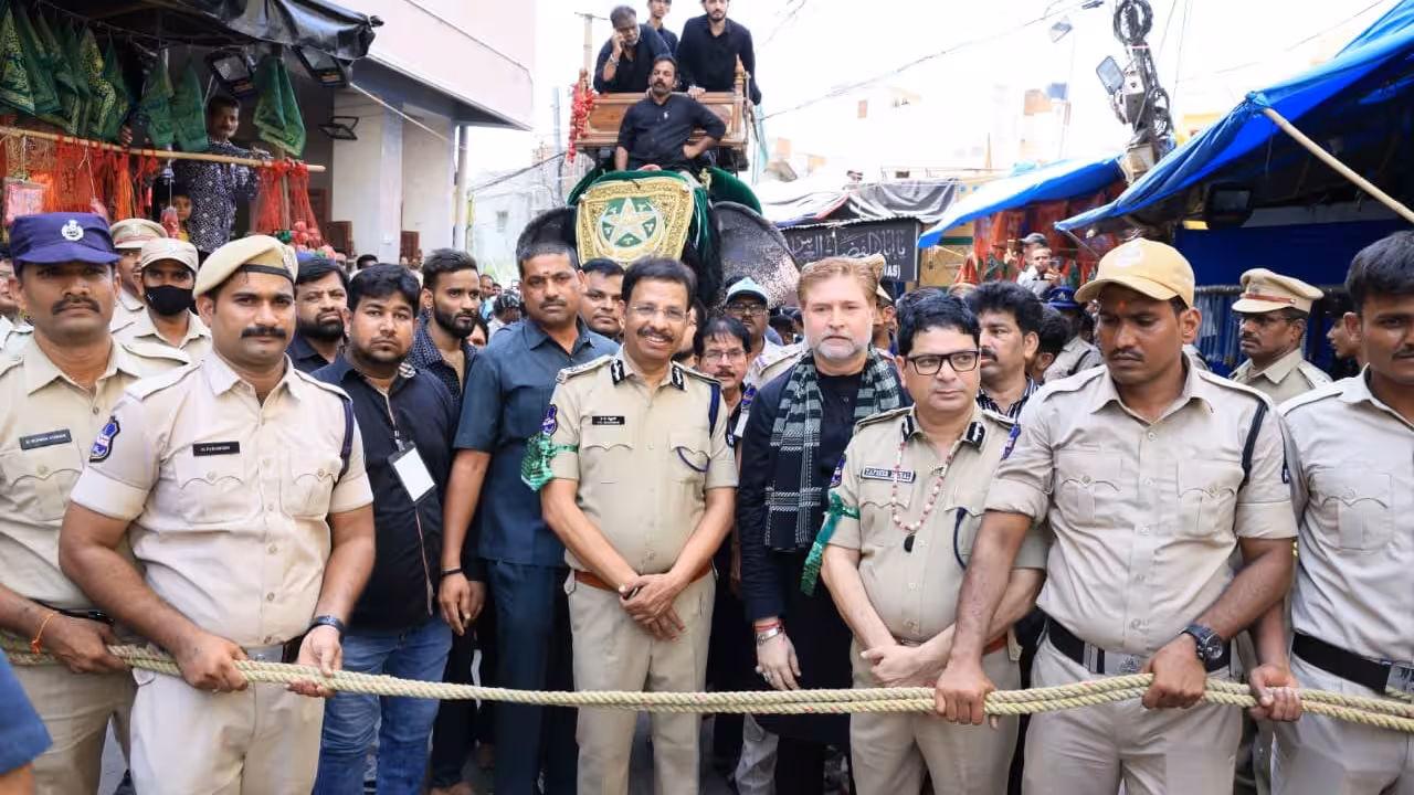 VC Sajjanar | మొహర్రం సందర్భంగా బీబీ కా అలవాలో ఏనుగు ‘శ్రీదేవి’ ట్రయల్ రన్ షురూ!