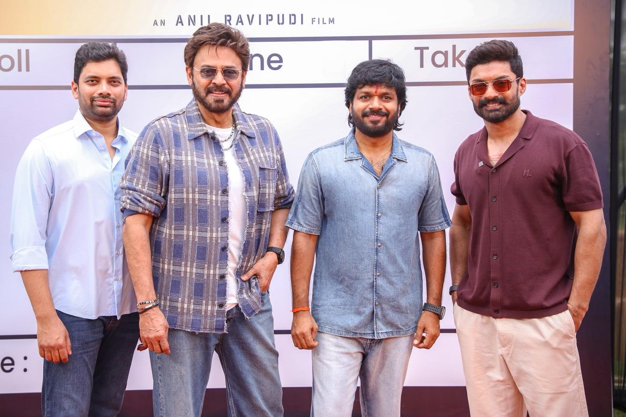 అందరికి ఆదర్శంగా నిలవాల్సిన డైరెక్టర్ ఇలా చేయడం కరెక్ట్ కాదని అంటున్నారు.