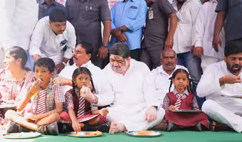 Breakfast Scheme | ప్రభుత్వ బడుల్లో బ్రేక్ఫాస్ట్ పథకం.. ప్రారంభించిన మంత్రి పొన్నం