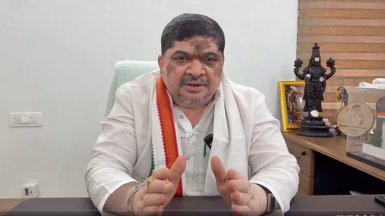Ponnam Prabhakar | మోదీకి నెహ్రూకు.. నక్కకి నాగ లోకానికి ఉన్నంత తేడా ఉంది : మంత్రి పొన్నం ప్రభాకర్