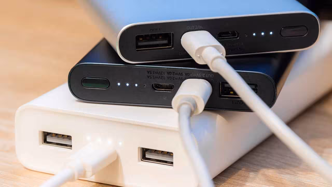 Premium Power Banks | బ్యాటరీ టెన్షన్కు చెక్.. బెస్ట్ ప్రీమియం పవర్ బ్యాంక్స్ ఇవే!