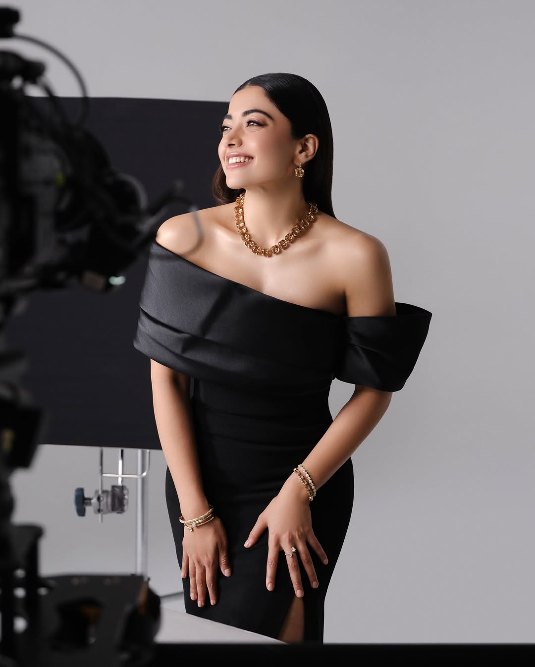Rashmika Mandanna | బాలీవుడ్ మూవీకి సినిమాటోగ్రాఫర్గా రష్మిక మందన్న – ఫొటోలు వైరల్ - Image 4