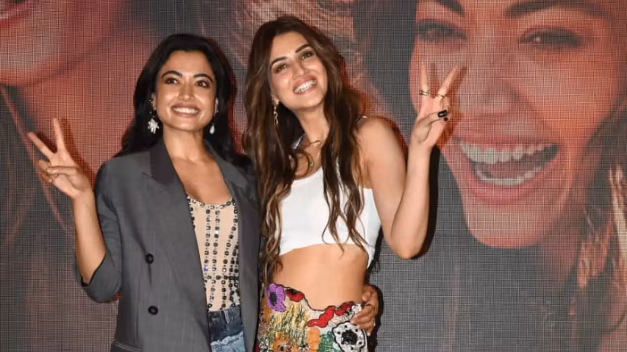 Rashmika Mandanna | రష్మికను చుట్టుముట్టిన అభిమానులు – రక్షణగా నిలిచిన కృతి సనన్ – వీడియో వైరల్