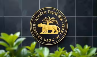 Bankers | బ్యాంకర్లూ, జాగ్రత్త.. కస్టమర్లను తప్పుదోవ పట్టిస్తే కఠిన చర్యలు: ఆర్బీఐ కొత్త ఆదేశాలు