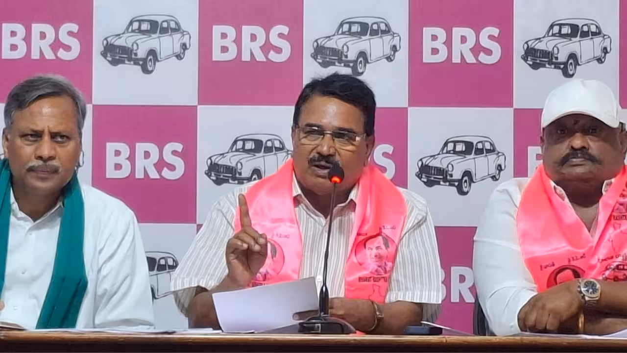 BRS Press Meet | ప్రతి గింజ కొంటాం అని చేతులెత్తేశారు.. తెలంగాణను కరవు కోరల్లోకి నెట్టిన రేవంత్ వెంటనే రాజీనామా చేయాలి: బీఆర్ఎస్ ఫైర్