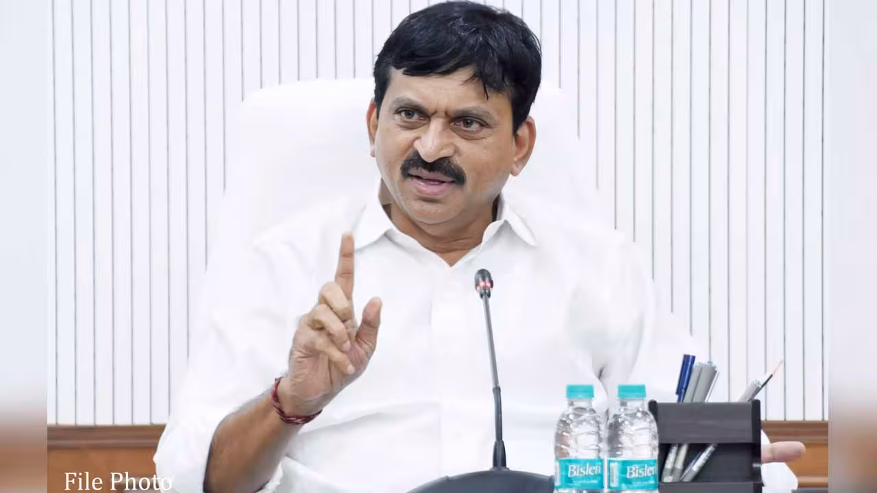 Ponguleti Srinivasa Reddy | రెండో విడత ఇందిరమ్మ ఇండ్లు.. గుడిసెల వాసులకే తొలి ప్రాధాన్యత : మంత్రి పొంగులేటి