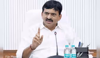 Ponguleti Srinivasa Reddy | రెండో విడత ఇందిరమ్మ ఇండ్లు.. గుడిసెల వాసులకే తొలి ప్రాధాన్యత : మంత్రి పొంగులేటి