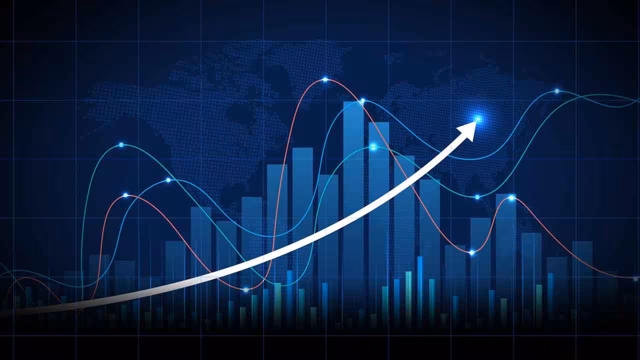 Stock Markets | లాభాల్లో ప్రారంభమైన దేశీయ స్టాక్ మార్కెట్లు.. మరింత తగ్గిన చమురు ధరలు..