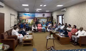 Rebel TMC MPs | టీఎంసీలో భారీ చీలిక: ‘మాదే అసలైన పార్టీ’ అంటూ స్పీకర్ను కలిసిన రెబల్ ఎంపీలు.. కౌంటర్ ఇచ్చిన అభిషేక్ బెనర్జీ!
